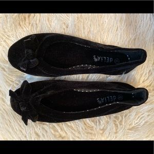 Black Velvet Flats